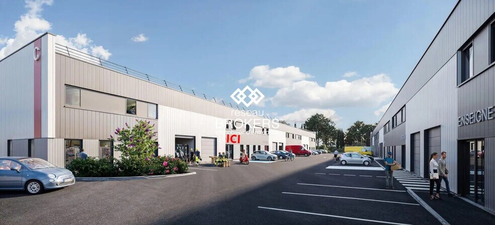 Flex in Fay-aux-Loges for sale - Building Photo - Image 1 of 7