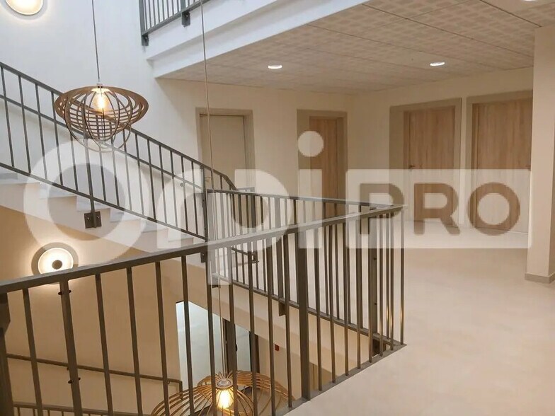 Office in Saint-Gély-du-Fesc for lease - Building Photo - Image 2 of 5