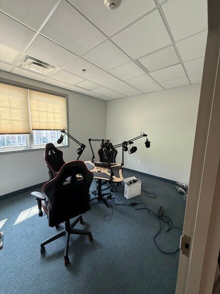 60-94 W Grand St, Elizabeth, NJ for lease - Interior Photo - Image 3 of 7