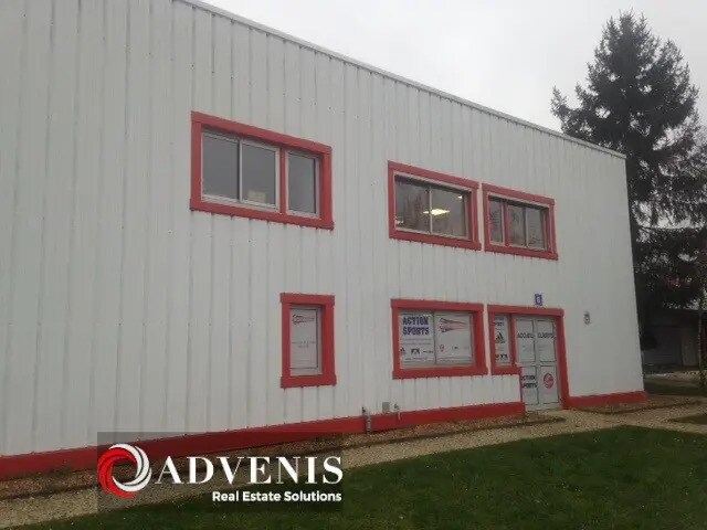 Flex in Saint-Jean-le-Blanc for lease Building Photo- Image 1 of 4