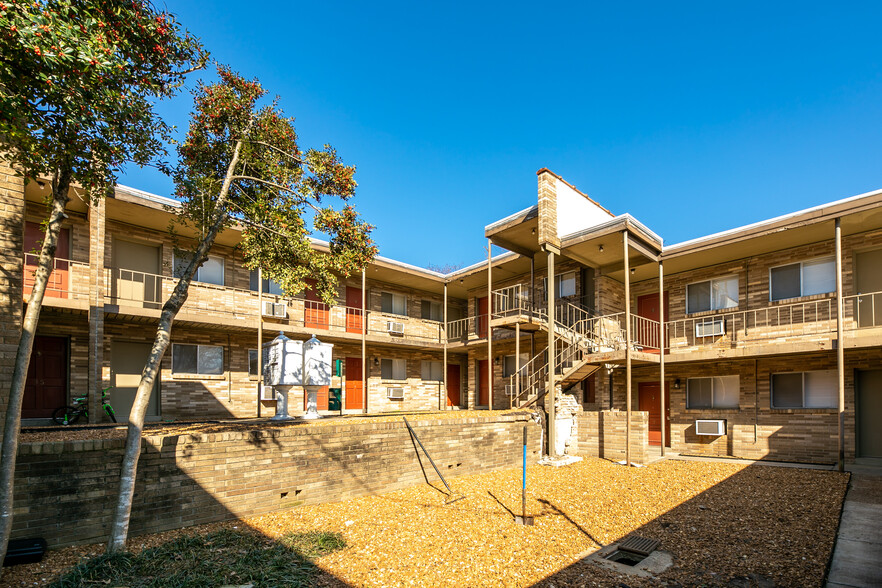 463 S Highland St, Memphis, TN for sale - Building Photo - Image 1 of 1