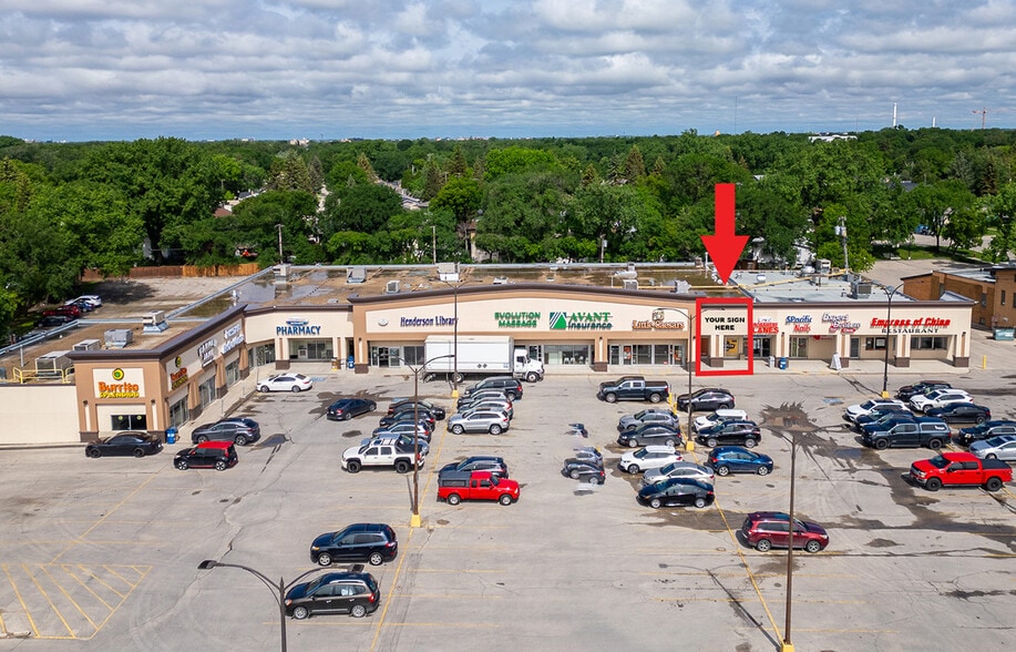 1050 Henderson Hwy, Winnipeg, MB for lease - Building Photo - Image 3 of 6