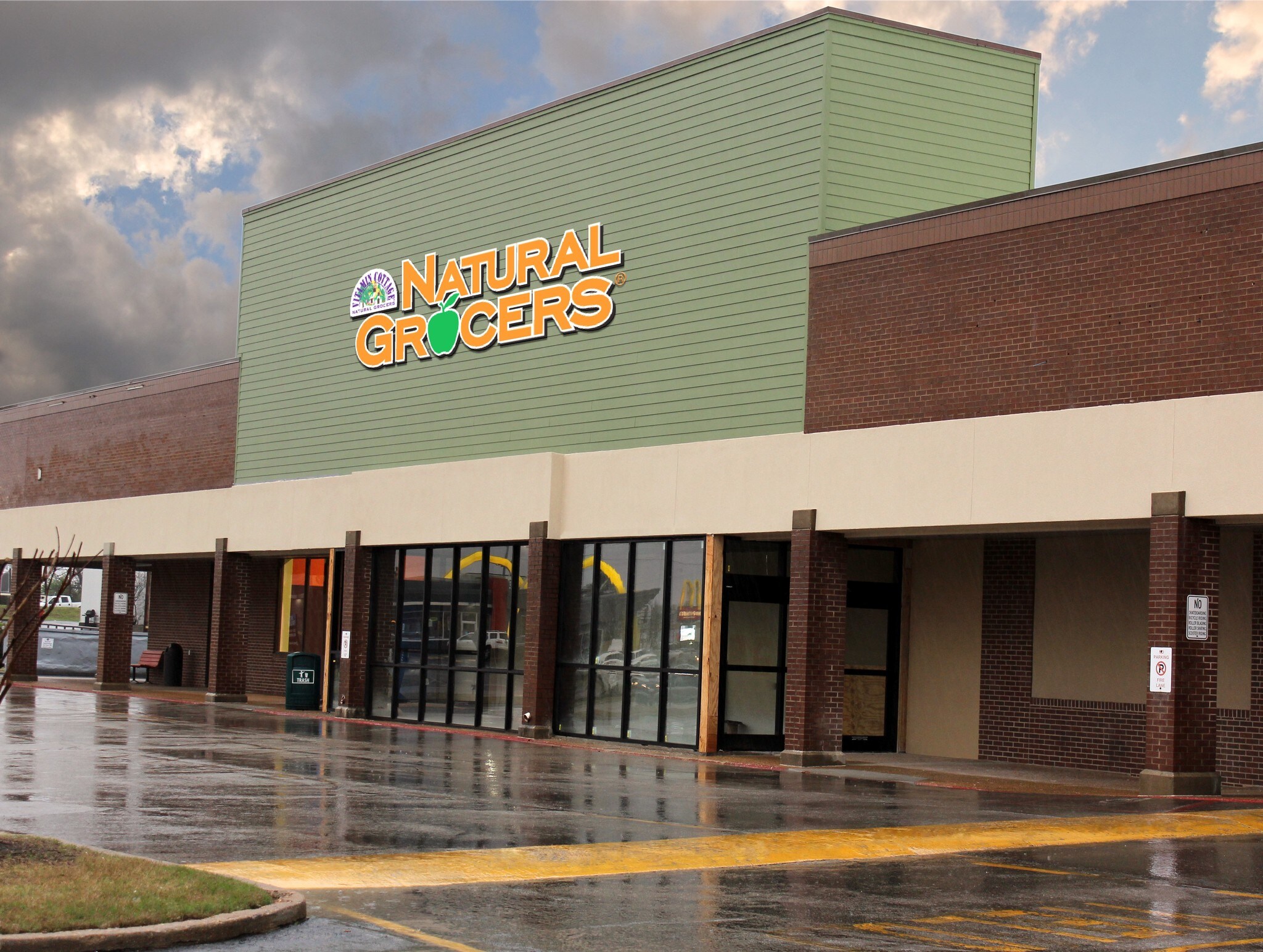 1315 S Caraway Rd, Jonesboro, AR 72401 Caraway Plaza Shopping Center