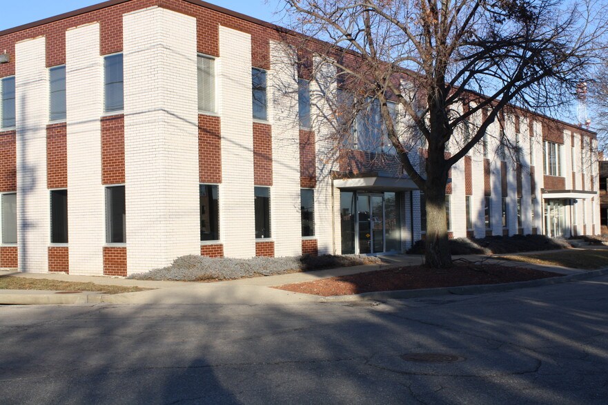 1533-1535 Linden St, Des Moines, IA for lease - Building Photo - Image 1 of 4