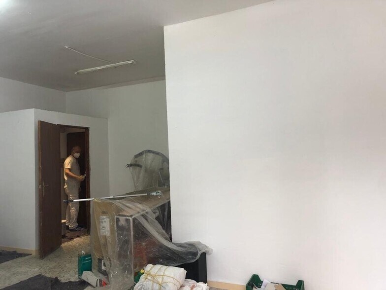 Retail in Cáceres, Cáceres for lease - Building Photo - Image 3 of 4