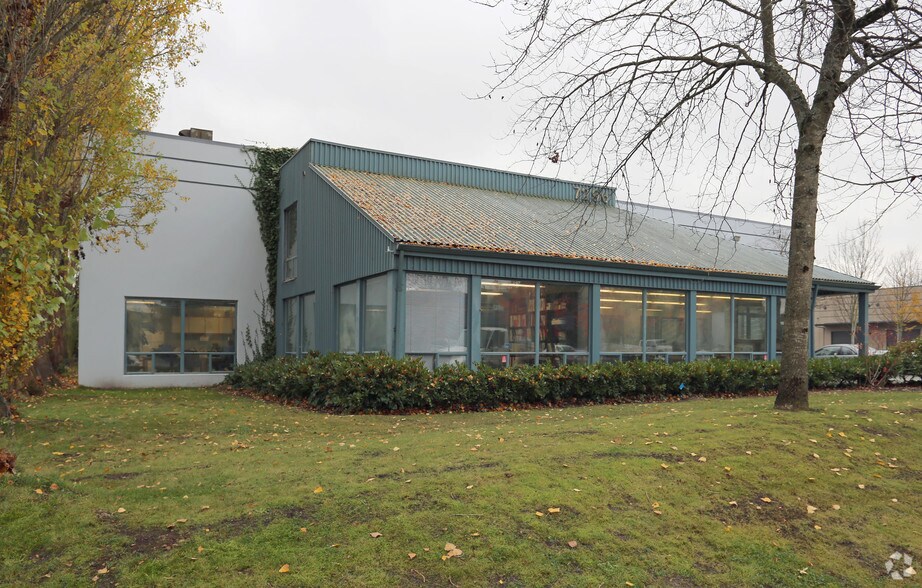 7296 Wilson Ave, Delta, BC for lease - Building Photo - Image 3 of 3