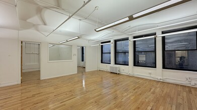 19 W 21st St, New York, NY for lease Building Photo- Image 2 of 7