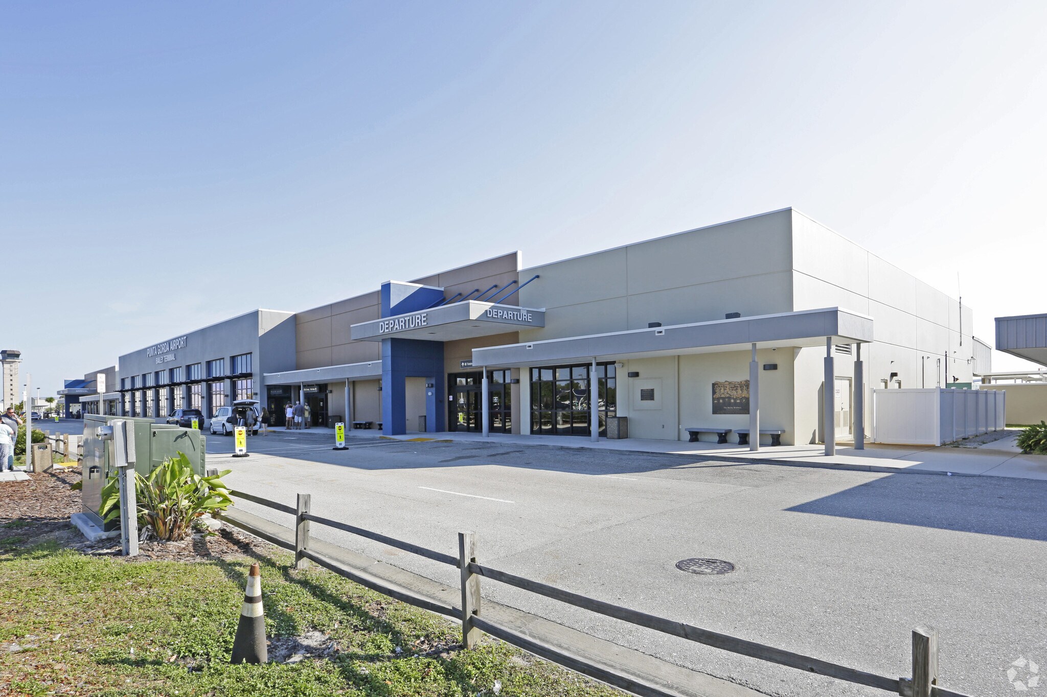 28000 Airport Rd, Punta Gorda, FL for sale Primary Photo- Image 1 of 1