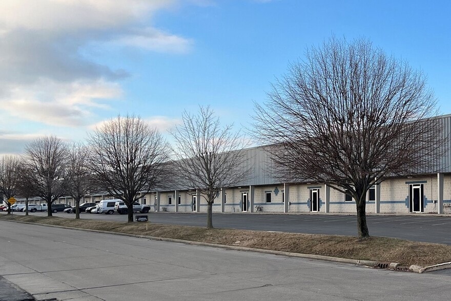 5606-5720 Kopetsky Dr, Indianapolis, IN for lease - Building Photo - Image 1 of 1