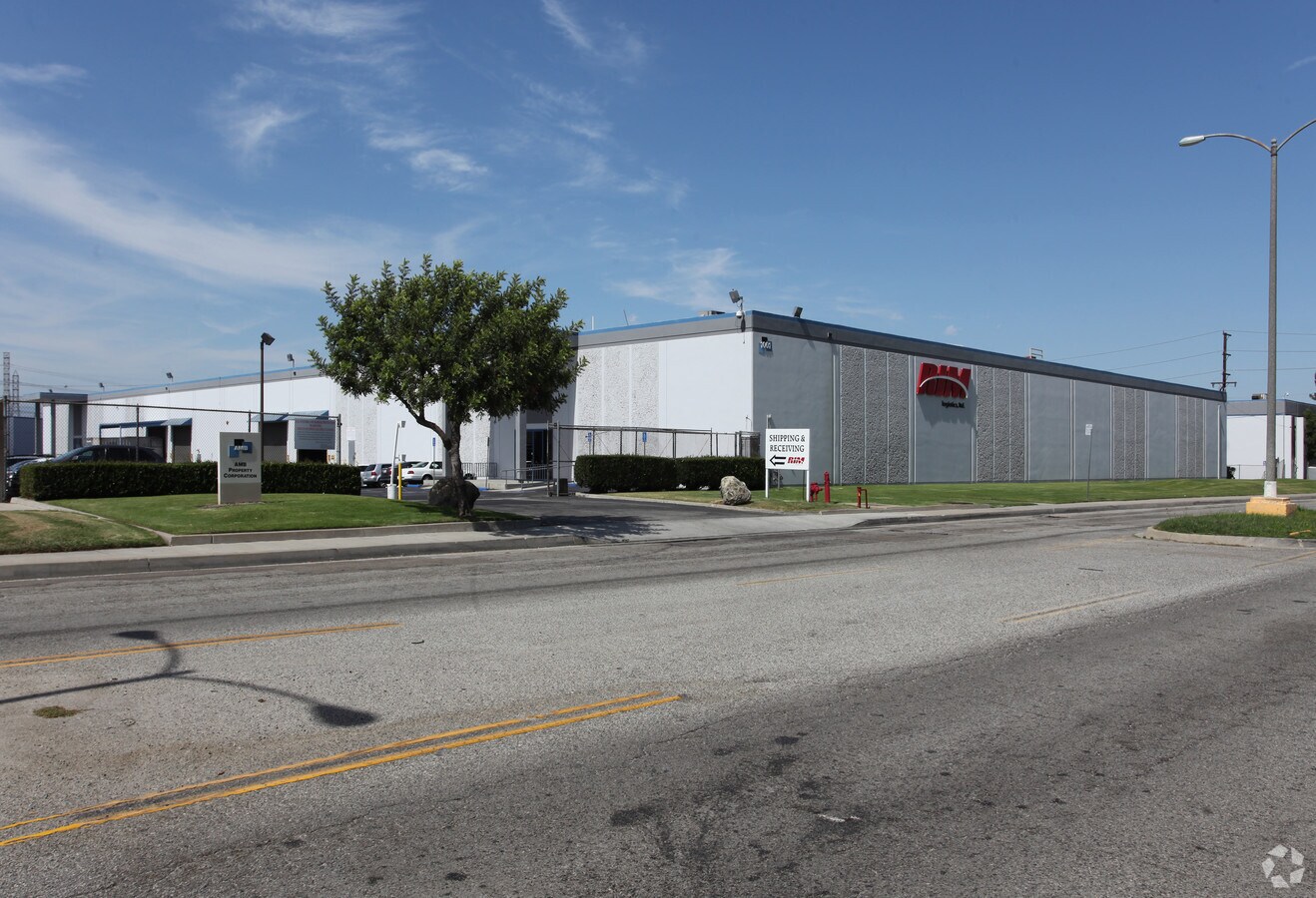 1001 W Walnut St, Compton, CA 90220