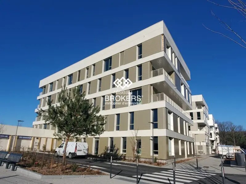 Office in Annecy for lease Building Photo- Image 1 of 10