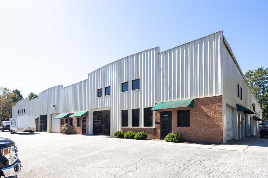 180 Shamrock Industrial Blvd, Tyrone, GA for lease - Primary Photo - Image 1 of 5