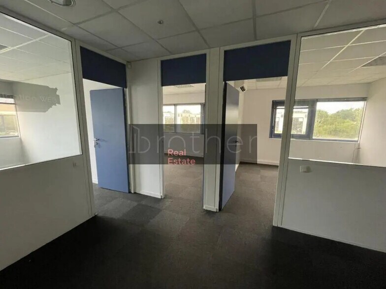 Office in Mérignac for lease - Building Photo - Image 3 of 6