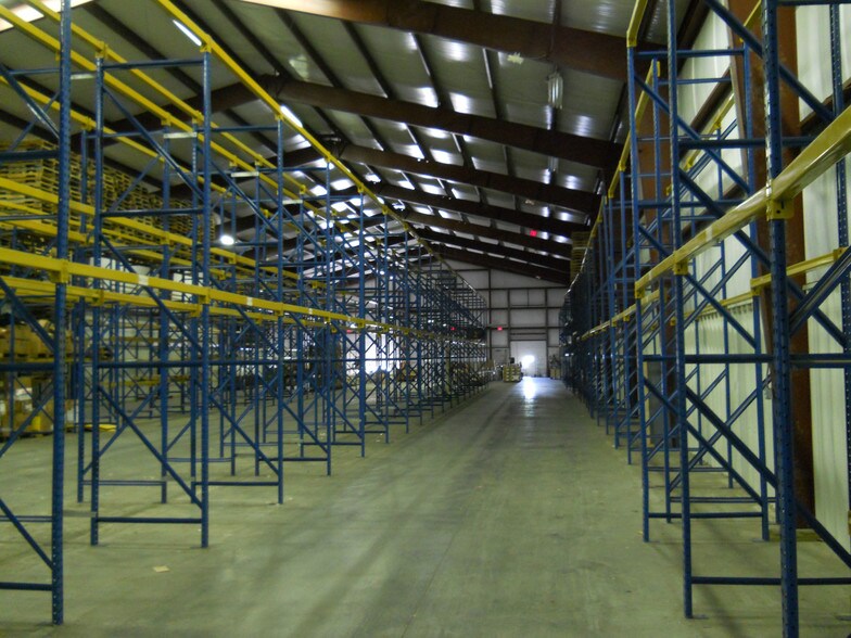 12033 N US 131 Hwy, Schoolcraft, MI for sale - Building Photo - Image 1 of 1