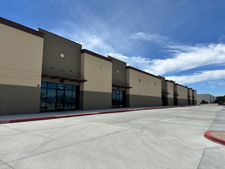 744 Avenue L-6 Avenue L-6, Lancaster, CA for lease - Building Photo - Image 1 of 7