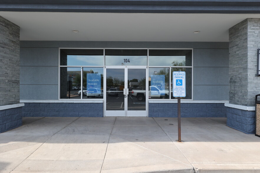 4645 E Broadway Rd, Phoenix, AZ for lease - Building Photo - Image 3 of 10