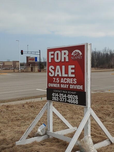 Port Washington Rd & Hunters Ln, Grafton, WI for sale - Building Photo - Image 1 of 1