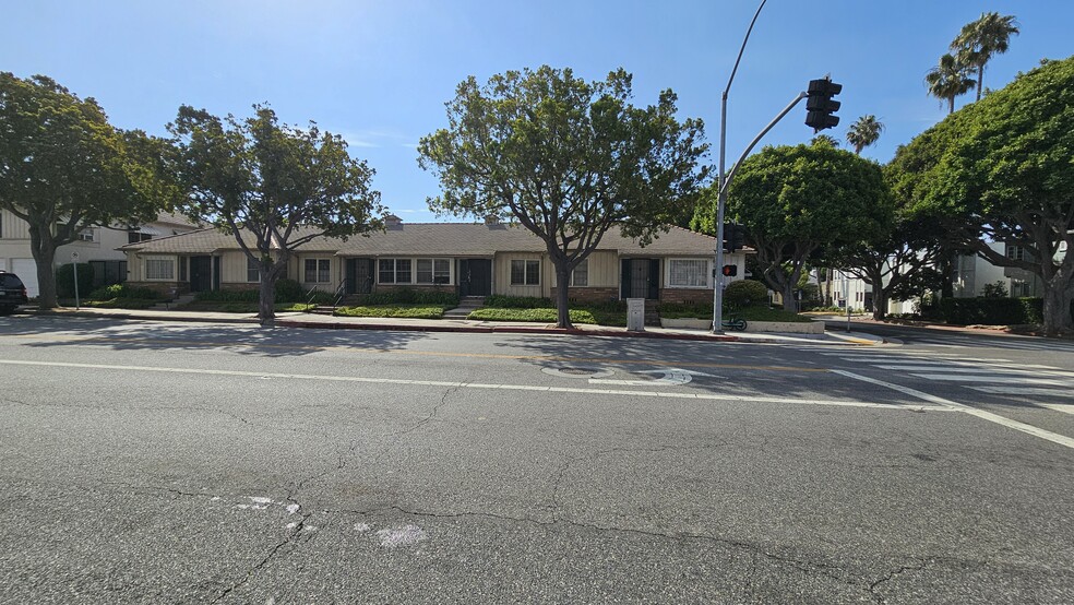 2002-2012 Montana Ave, Santa Monica, CA for sale - Building Photo - Image 1 of 14