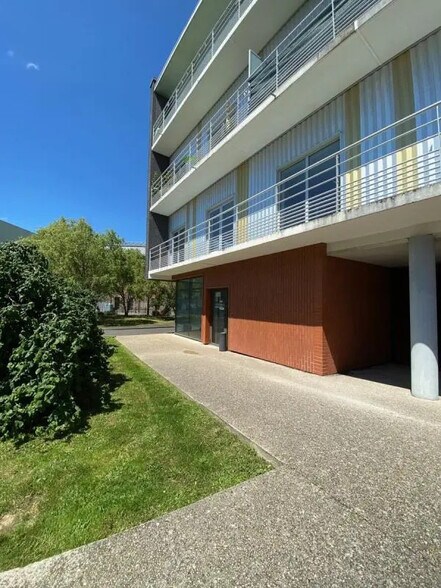 Office in Le Havre for lease - Building Photo - Image 2 of 7