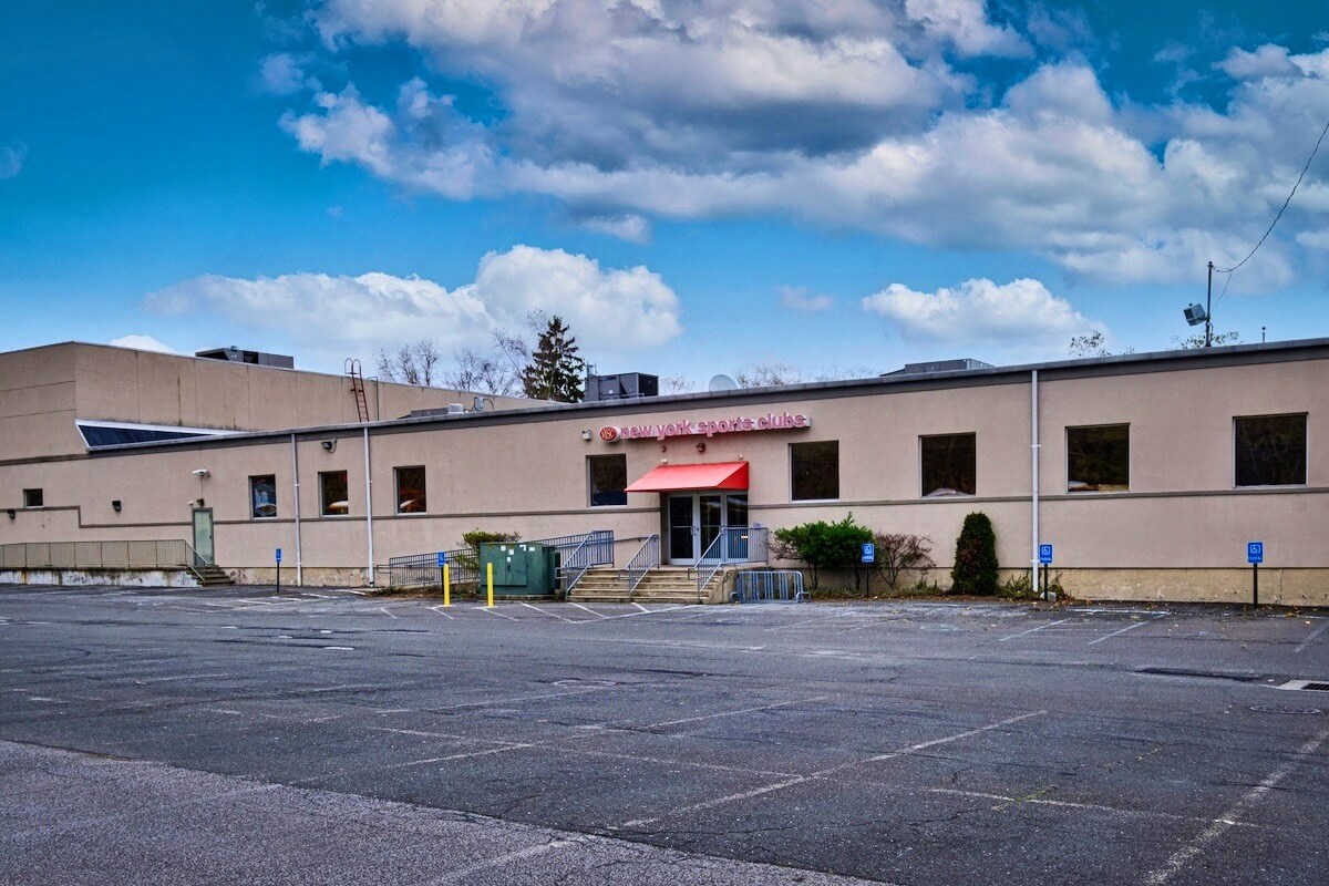 106 Commerce Rd, Stamford, CT for sale Building Photo- Image 1 of 1