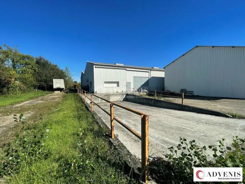 Flex in VILLENAVE-D'ORNON for lease - Building Photo - Image 2 of 12