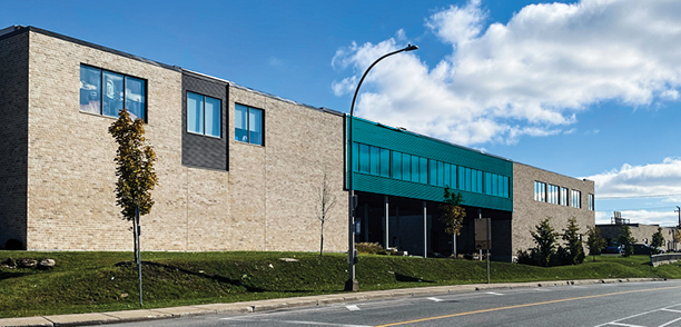 250-252 Rue Ness, Saint-Laurent, QC for sale Primary Photo- Image 1 of 1