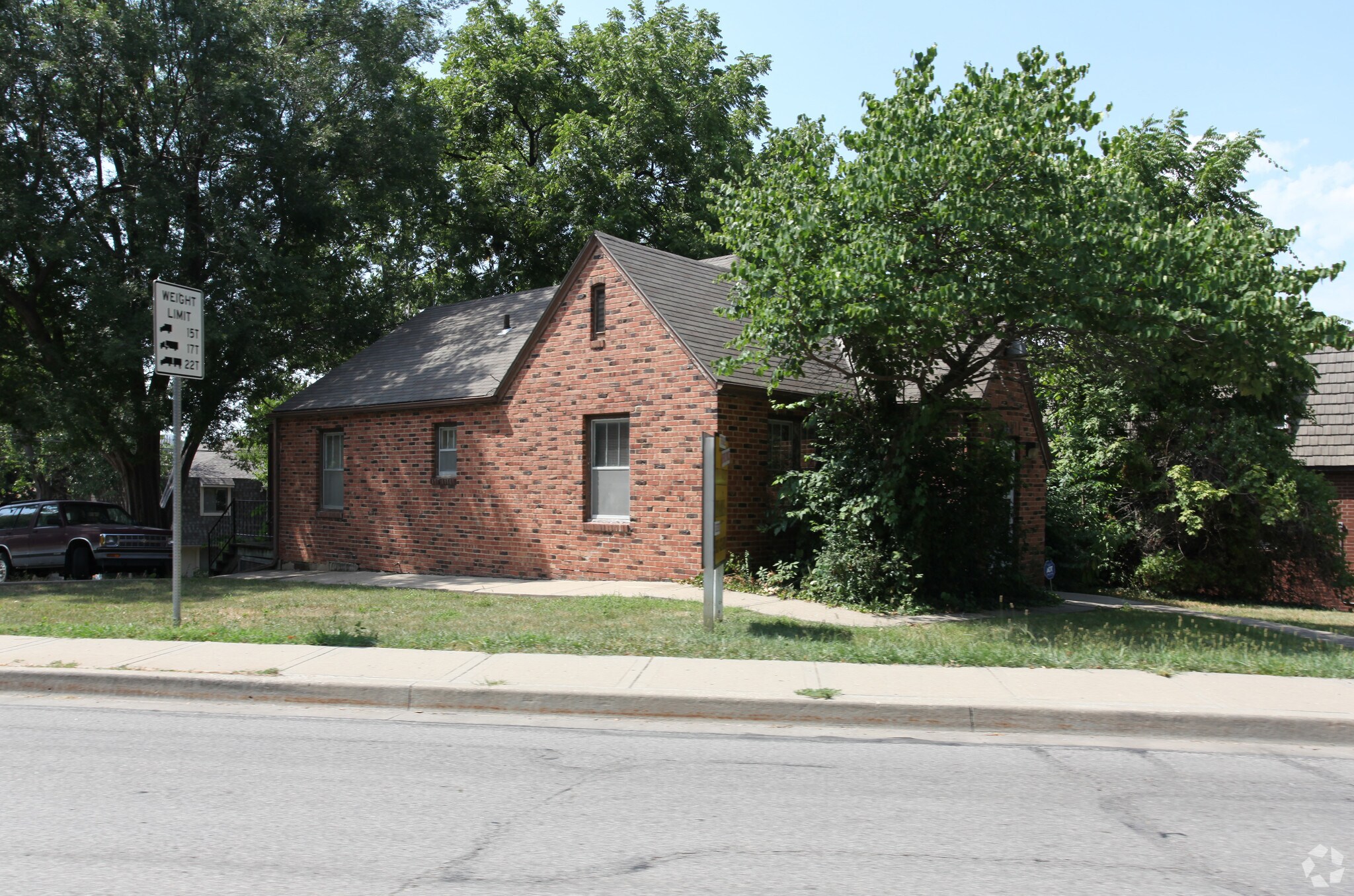 5940 Reeds Rd, Mission, KS for sale Primary Photo- Image 1 of 1