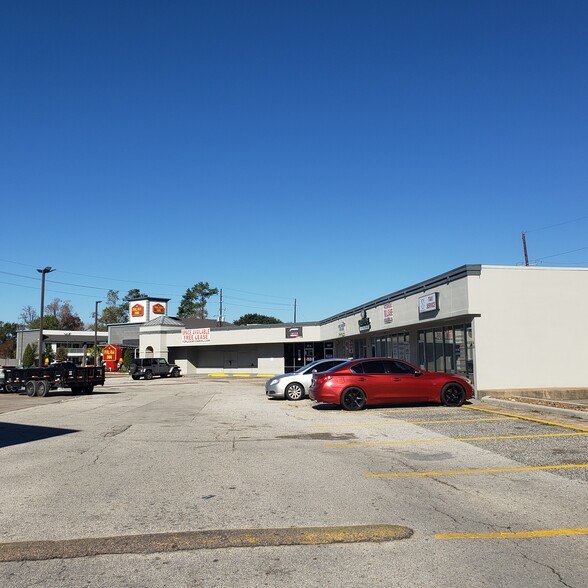 8011-8061 N Sam Houston Pky E, Humble, TX for lease - Building Photo - Image 3 of 4