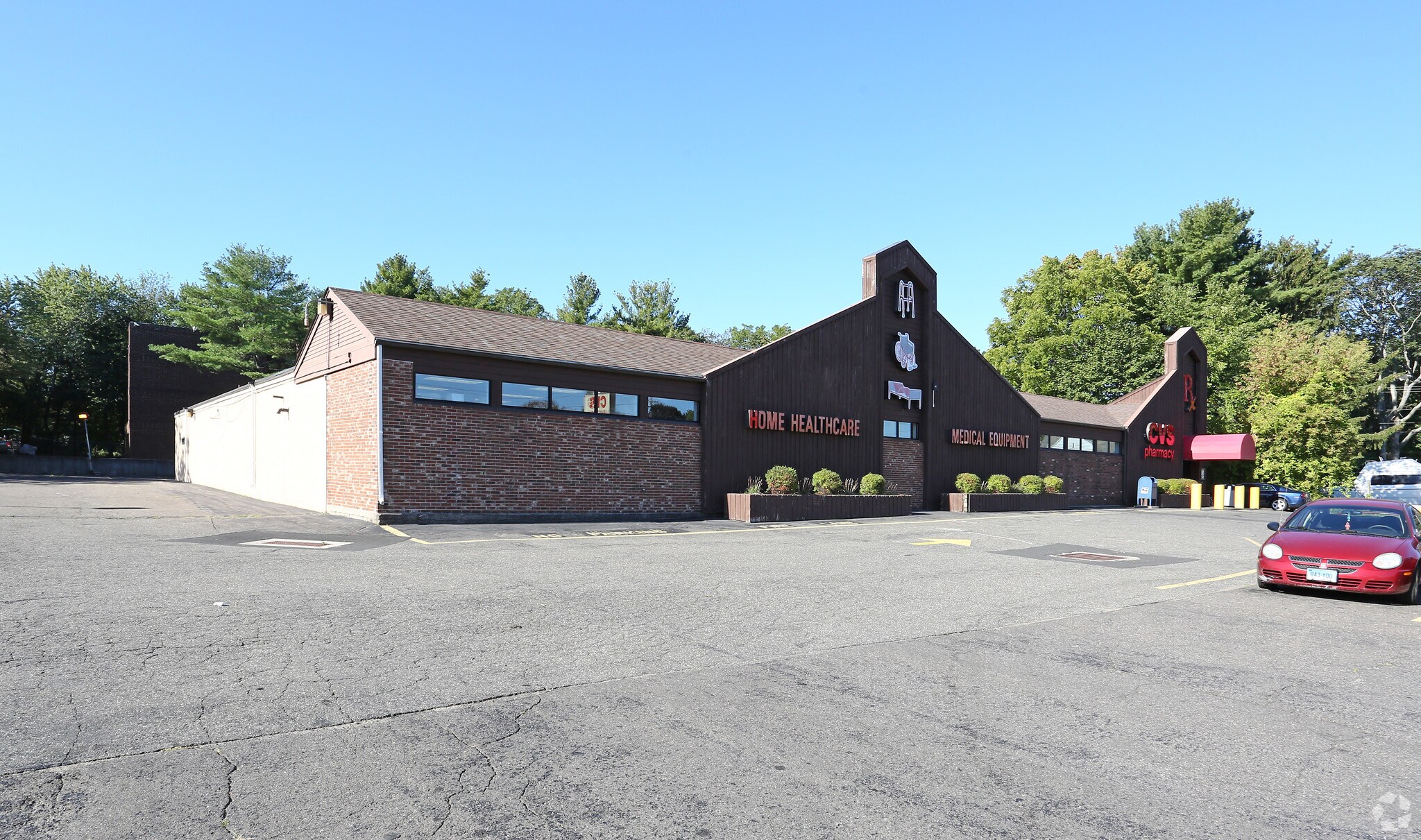 671 E Main St, Meriden, CT for sale Primary Photo- Image 1 of 1