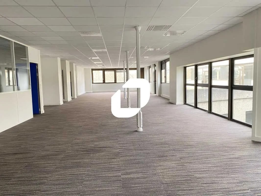 53 Rue De L'Etang, Limonest for lease Building Photo- Image 1 of 30