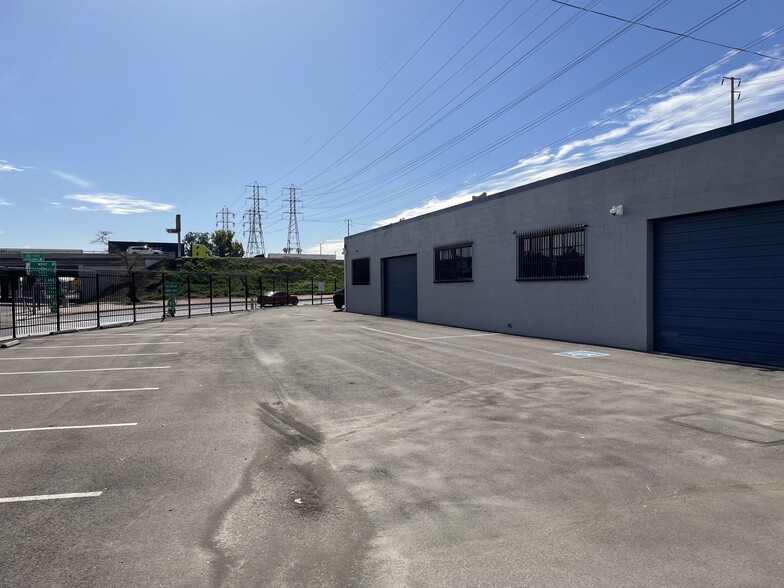 17115 Lakewood Blvd, Bellflower, CA for lease - Building Photo - Image 1 of 7