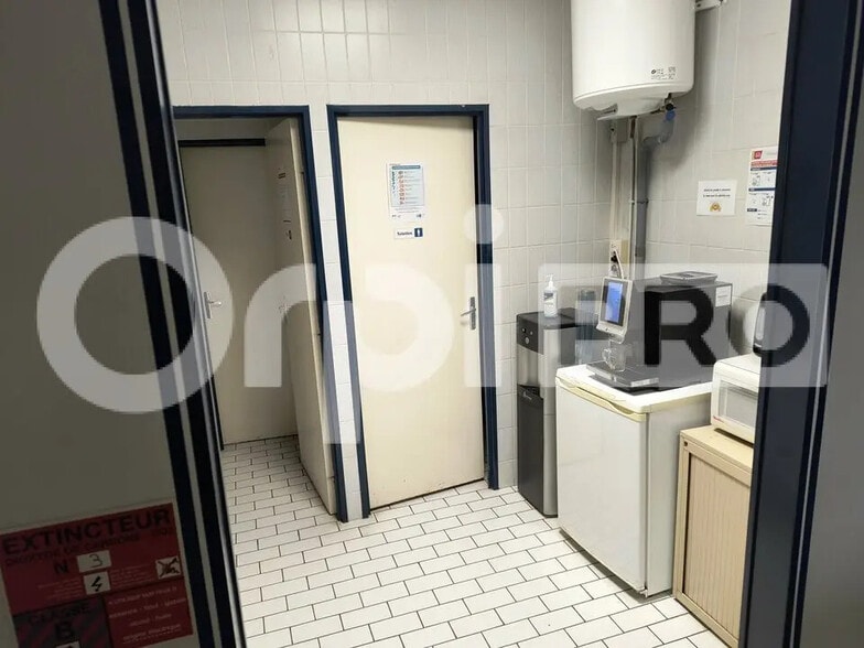 Office in Reims for lease - Interior Photo - Image 3 of 4