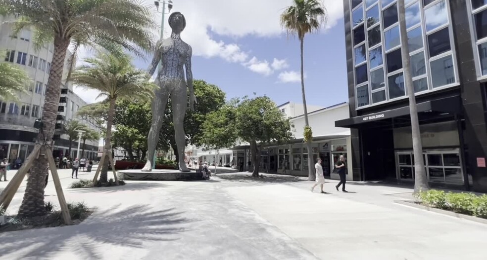 401-407 Lincoln Rd, Miami Beach, FL for lease - Commercial Listing Video - Image 2 of 13