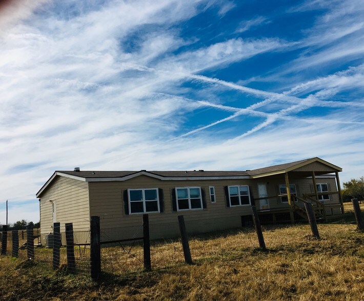 224 Cistern Rd, Rosanky, TX 78953