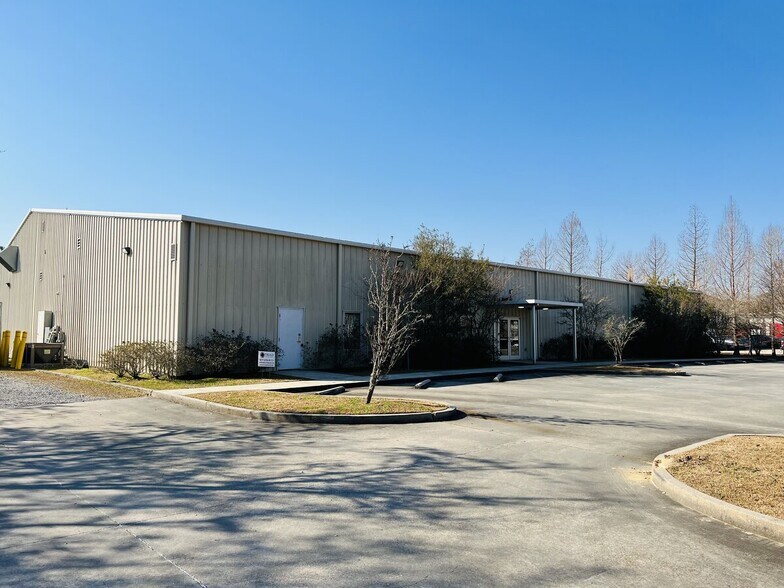 610 Deer Cross Ct E, Madisonville, LA for sale - Building Photo - Image 1 of 1