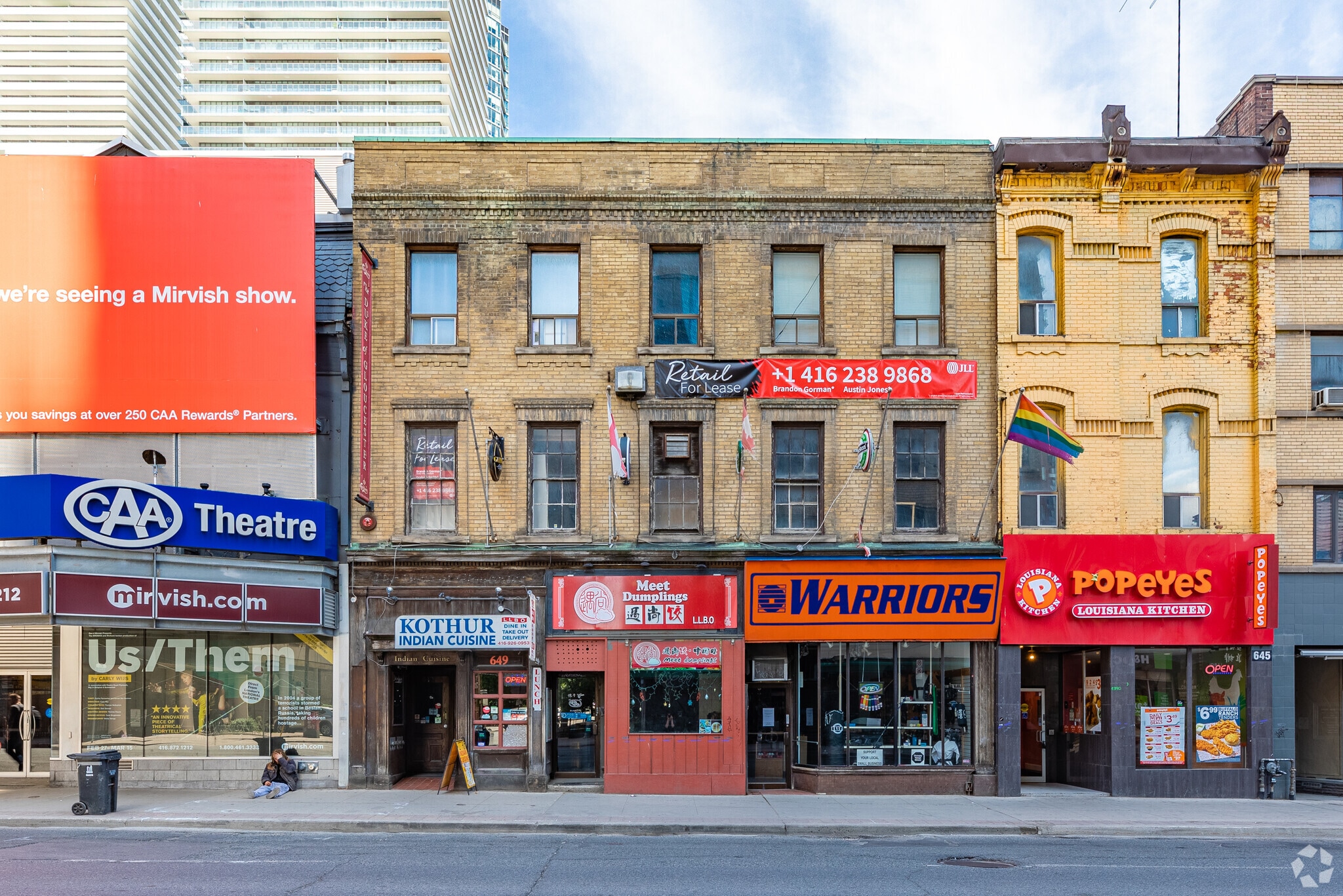 647-649 Yonge St, Toronto, ON for sale Primary Photo- Image 1 of 1