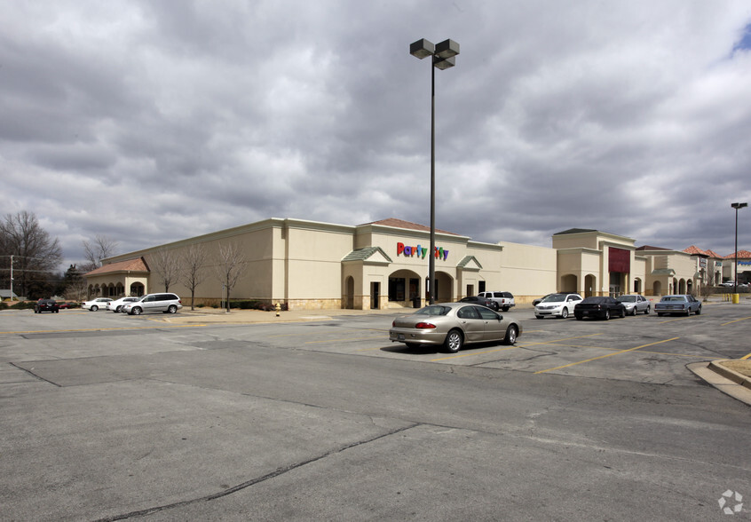 4909-5231 E 41st St, Tulsa, OK for lease - Building Photo - Image 3 of 11