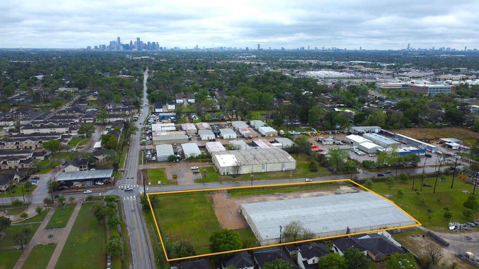 235 Berry Rd, Houston, TX for lease - Primary Photo - Image 1 of 3