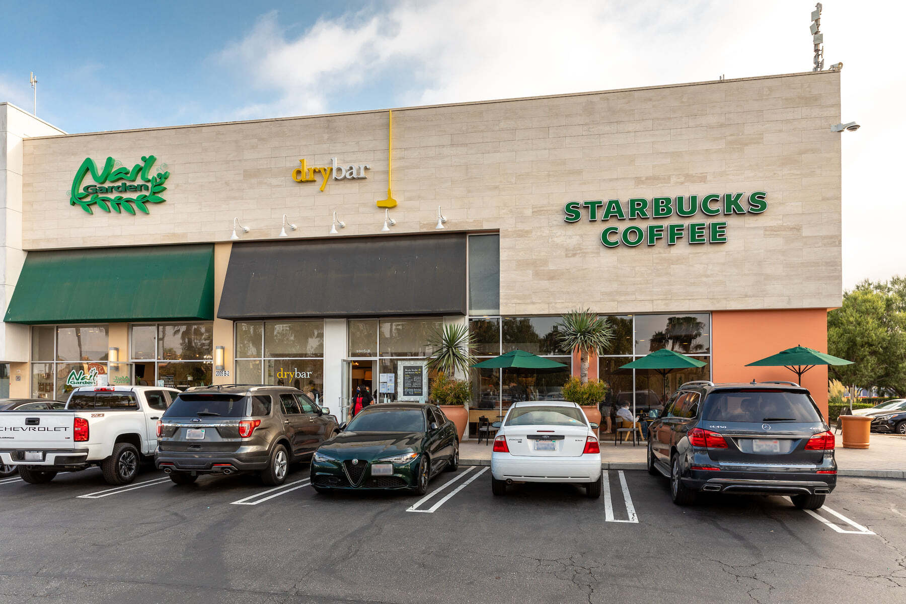 700 S Sepulveda Blvd, El Segundo, CA for lease Building Photo- Image 1 of 4