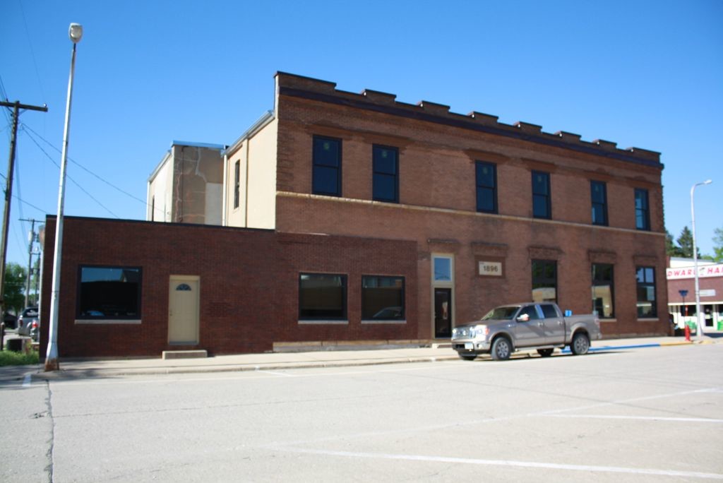 201 N Main St, Buffalo Center, IA 50424 - Retail for Sale | LoopNet