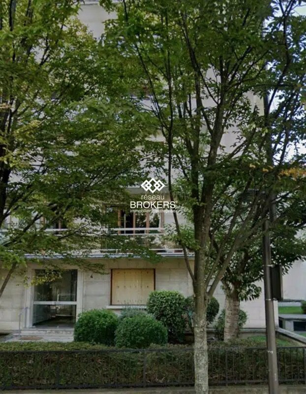 Retail in Vincennes for sale Building Photo- Image 1 of 2