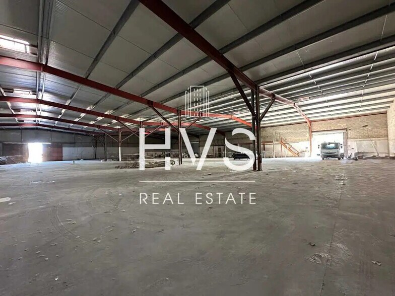 Office in Gignac-la-Nerthe for lease - Interior Photo - Image 2 of 13