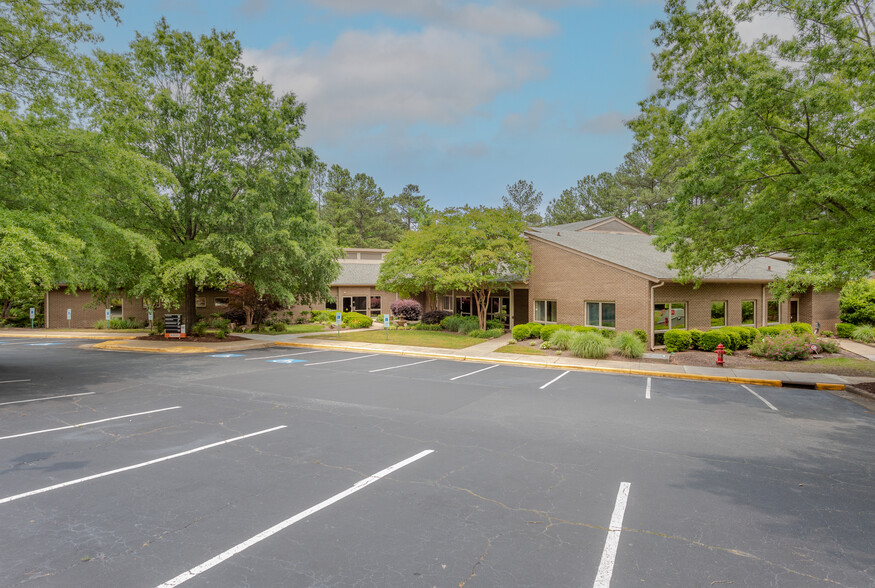 Building 800 - Commercial Real Estate