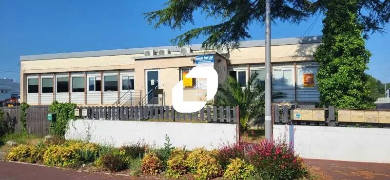 Office in Mérignac for sale Building Photo- Image 1 of 9