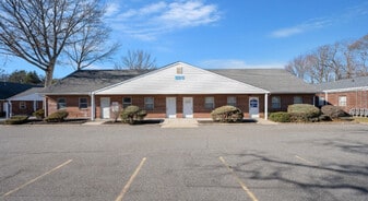 325 E Main St, Smithtown NY - Live-Work Space