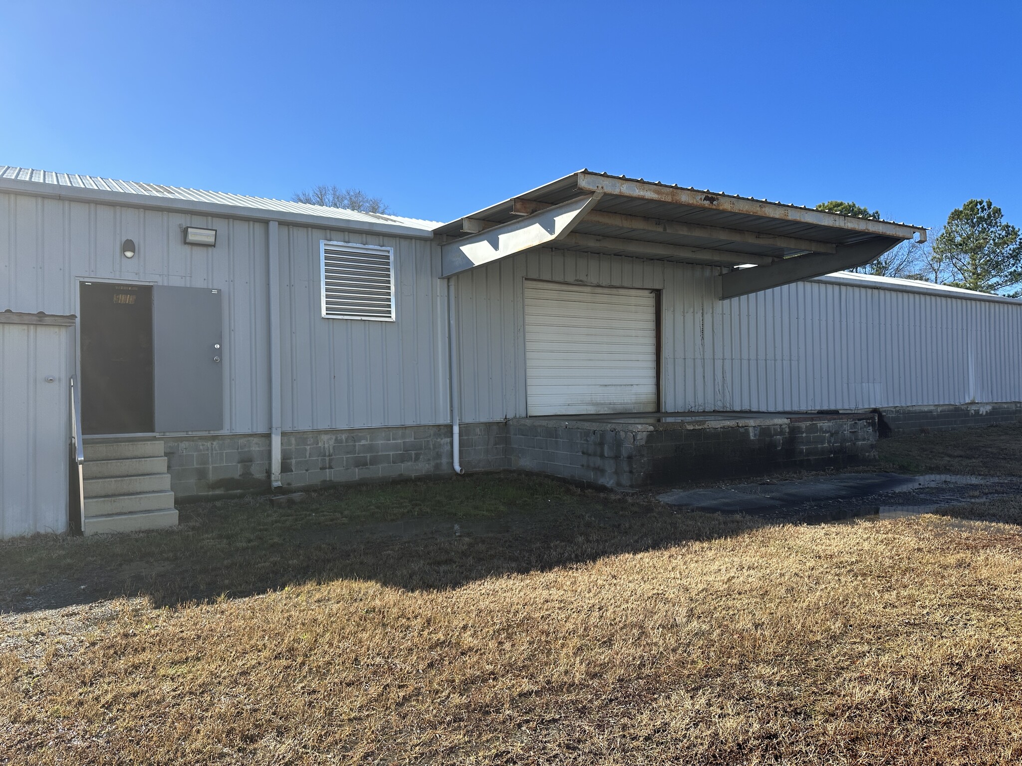 658 Southern Ave, Fayetteville, NC for lease Building Photo- Image 1 of 12