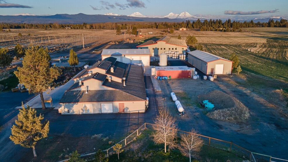 Iconic Farm-To-Bottle Manufacturing Camp portfolio of 5 properties for sale on LoopNet.com - Building Photo - Image 2 of 113