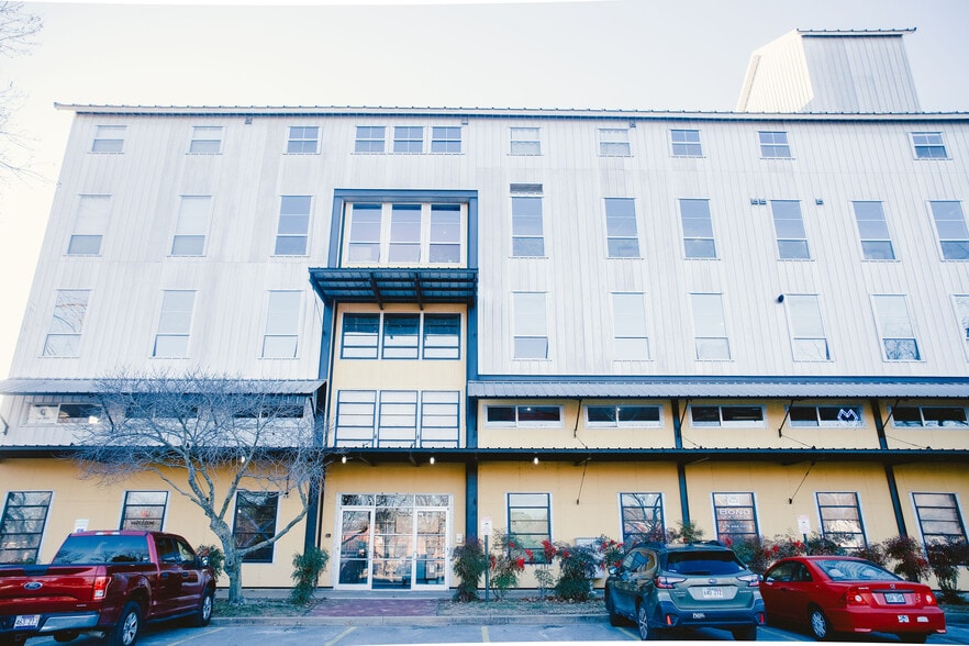 525 S School Ave, Fayetteville, AR for lease - Building Photo - Image 3 of 22