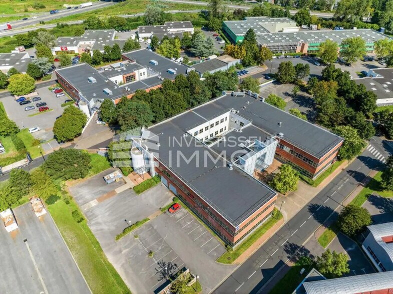 Office in Saint-Thibault-des-Vignes for lease - Aerial - Image 1 of 7
