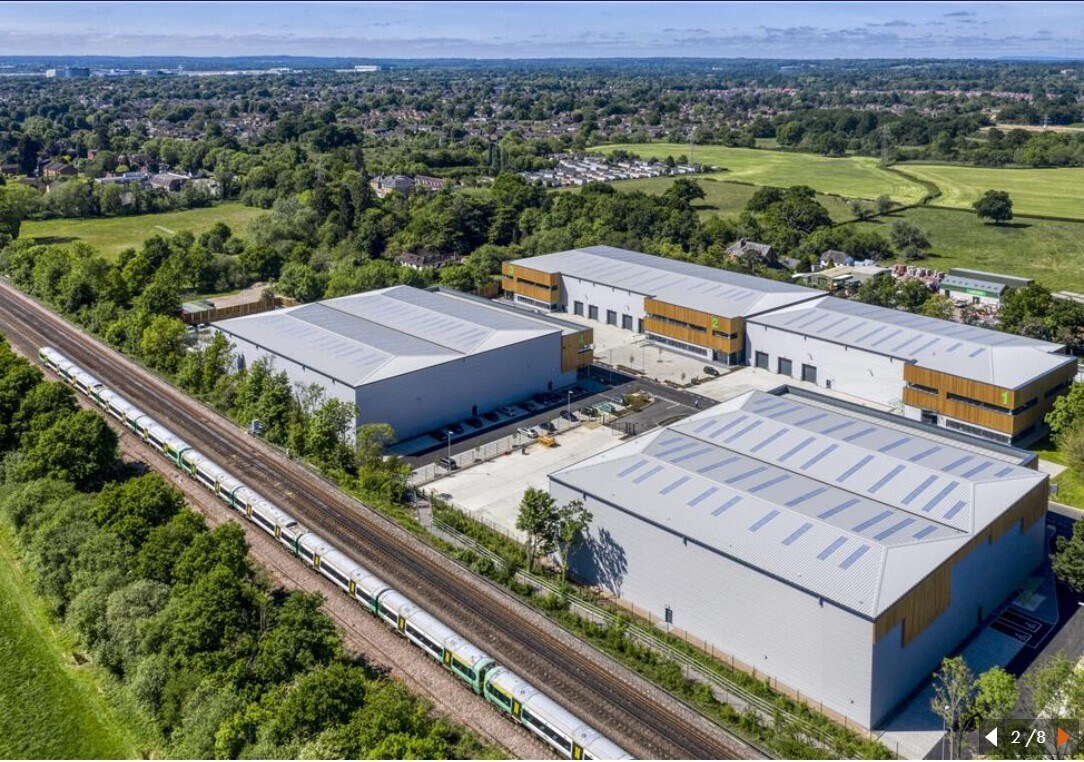 Cross Oak Ln, Redhill for sale Primary Photo- Image 1 of 1